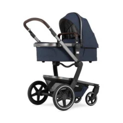 Joolz Day+ Kinderwagen Navy Blue Bundle -Kinderreise Angebote Store joolz day cot navy blue perspective 2