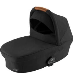 Britax Smile 3 Kinderwagen Pure Beige Essential Set GRATIS Babywanne -Kinderreise Angebote Store smile iii hardcarrycot 02 cognachandle spaceblack 2020 72dpi 2000x2000 1 1