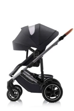 Britax Smile 5Z Sportwagen Fossil Grey - GreenSense -Kinderreise Angebote Store smile 5z fossilgrey anthrazite brownhandle 01 fwf canopyextended 2023